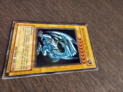 Yu-Gi-Oh Blue Eyes White Dragon 1st Edition BIK-S001 Spanish Blanco De Ojos Azul - Image 2
