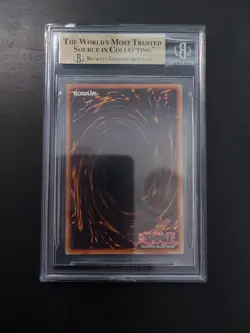 Yugioh - Blue-Eyes White Dragon DPKB-EN001 Super Rare 1st Edition 2010 BGS 9.5 - Image 2