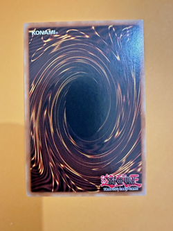 Yu-Gi-Oh Blue-Eyes White Dragon JUMP-EN068 LIMITED EDITION Near Mint - Image 2