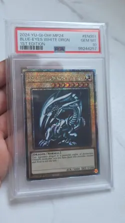 Blue-Eyes White Dragon PSA 10 - MP24-EN001 - Quarter Century Rare - Yugioh - Image 3