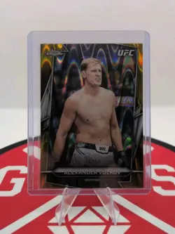 2026 Topps Chrome UFC Alexander Volkov Gold RayWave Refractor #12 04/50 - Image 1