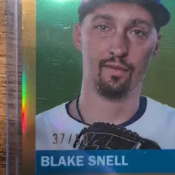 Topps Chrome Blake Snell #33 Gold Refractor 37/50 Los Angeles Dodgers MLB 2025 - Image 3