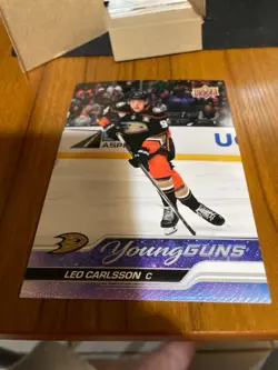 2023-24 Upper Deck Series 2 Young Guns -JUMBO- RC Leo Carlsson Card Rookie RC - Image 1