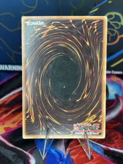 Konami Yu-Gi-Oh! Dark Magician SDY-006 Ultra Rare Unlimited Edition EN - Image 2