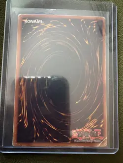 Blue-Eyes White Dragon Yu-Gi-Oh SDK-001 Unlimited Holographic Heavily Played - Image 2