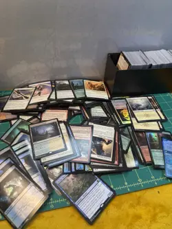 Magic The Gathering MTG Card Lot + Storage Box - Image 1