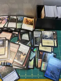 Magic The Gathering MTG Card Lot + Storage Box - Image 3