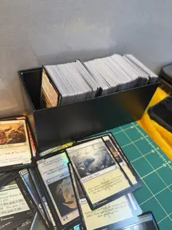 Magic The Gathering MTG Card Lot + Storage Box - Image 5
