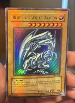 Yugioh Blue Eyes White Dragon SDK-001 Full Holo Bleed Misprint - Image 2