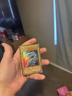 Yugioh Blue Eyes White Dragon SDK-001 Full Holo Bleed Misprint - Image 5