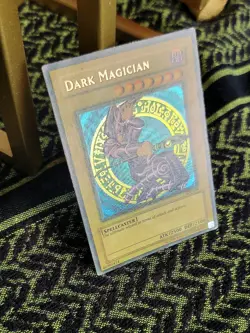 Yu-Gi-Oh Dark Magician SDY-006 Faded - Image 2