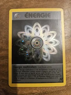 Pokemon Team Rocket Rainbow Energy 17/82 Holo FRENCH LP - Image 1