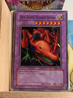 Yu-Gi-Oh! TCG Twin-Headed Thunder Dragon Metal Raiders MRD-E120 Unlimited Super - Image 1