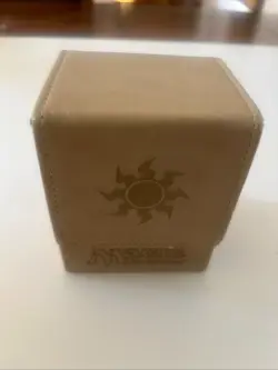Magic The Gathering Leather Alcove Ultra Pro Magnetic Flip Deck Box - Image 1