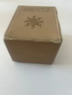 Magic The Gathering Leather Alcove Ultra Pro Magnetic Flip Deck Box - Image 5