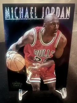 1993 SKYBOX CENTER STAGE MICHAEL JORDAN #CS1 CHICAGO BULLS - Image 2