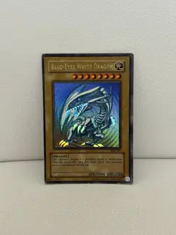 Yu-Gi-Oh! Blue-Eyes White Dragon SDK-001 Ultra Rare Damaged Card - Image 1