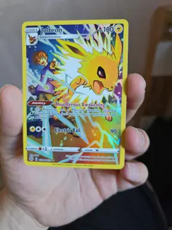 Pokemon TCG Jolteon TG04/TG30 Swsh09 Trainer Gallery Holo Card Brilliant Stars - Image 4