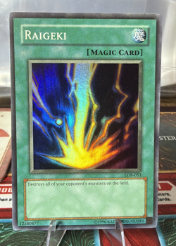 Raigeki LOB-053 2002 Original Super Rare Yugioh - Magic Card - staple VLP - Image 1