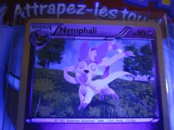 POKEMON PROMO EEVEE EVOLUTIONS (◕‿◕✿) NYMPHALI FRENCH SYLVEON XY04 FOIL N/MINT - Image 3