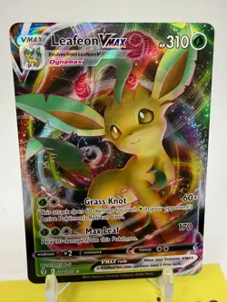 Leafeon VMAX 008/203 - Pokemon Evolving Skies - Near Mint P1 - Image 2