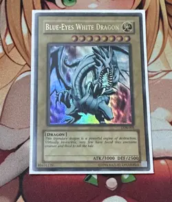 Blue Eyes White Dragon LOB-001 Ultra Rare Vintage Yu-Gi-Oh Card DMG - Image 1