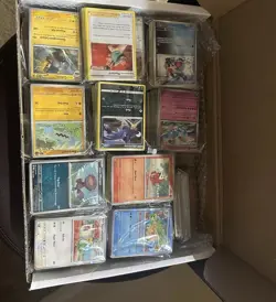 Lot Of Approx 1500+ 7.4lbs Pokemon Common/uncommon Card 2019-24… 5% Holo/Reverse - Image 1