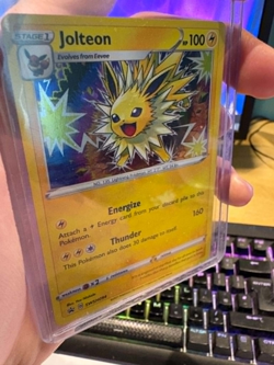 Pokemon Card Jolteon SWSH094 Black Star Promo Near Mint - Image 2