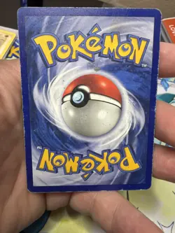 1999 1st Edition Pokemon Pidgey 57/102 Base Set Shadowless Card - Image 4
