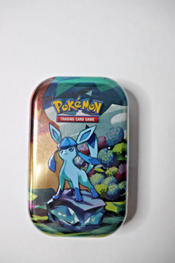 Pokemon Scarlet and Violet Leafeon mini tin - Image 1