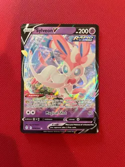 Sylveon V 074/203 Holo V Rare Evolving Skies Pokemon Near Mint - Image 1