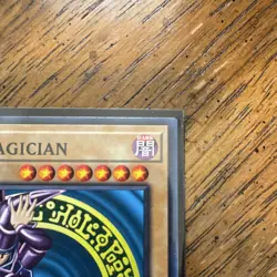 Konami Yu-Gi-Oh! Dark Magician Ultra Rare Regular Unlimited LDK2-ENY10 - Image 3