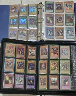 Huge Yugioh Vintage Collection Binders Lot 1000 Cards - Image 1