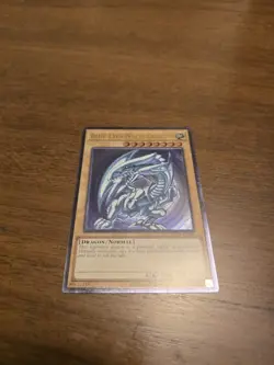 Blue-Eyes White Dragon Ultimate Rare OP28-EN001 Yugioh - Image 1