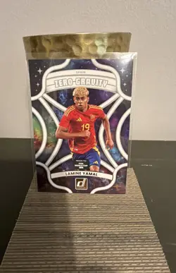 2025-26 Panini Donruss Road to Fifa World Cup - Zero Gravity Lamine Yamal #10 - Image 1
