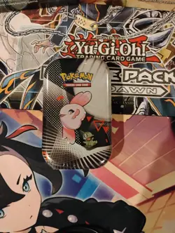 Pokemon TCG Unova Mini Tin [Alomomola & Axew] - SV 10.5: Black Bolt (BLK) SEALED - Image 4