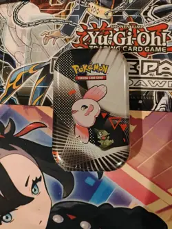 Pokemon TCG Unova Mini Tin [Alomomola & Axew] - SV 10.5: Black Bolt (BLK) SEALED - Image 5