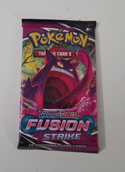 Pokemon TCG Sword & Shield 08 Fusion Strike Booster Pack 820650809170 - Image 1