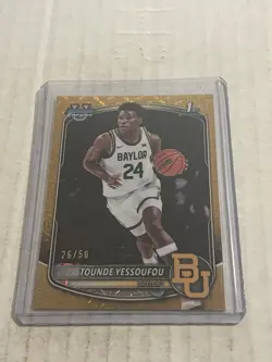 2025-26 Bowman Chrome University 1st Bowman Tounde Yessoufou Gold Mojo /50 - Image 1