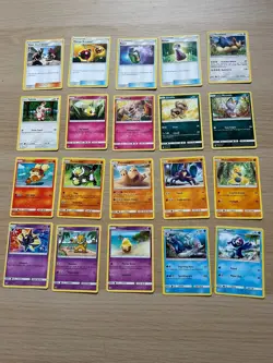 Pokemon TCG - Sun & Moon Bundle - 31 Cards [Common / Holo / Rev Holo] - Image 3