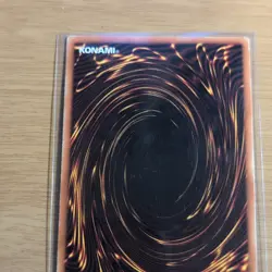 Konami Yu-Gi-Oh! TCG Destiny Board LON-088 Labyrinth Ultra Rare Foil 1st Ed - Image 2