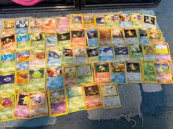 125 pokemon cards lot - Image 1