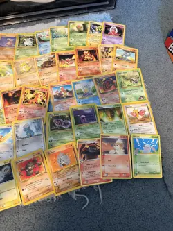 125 pokemon cards lot - Image 3