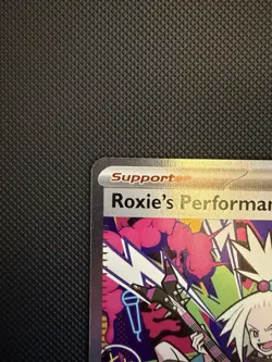 Roxie's Performance 121/086 Full Art Holo Ultra Rare Trainer - Image 4