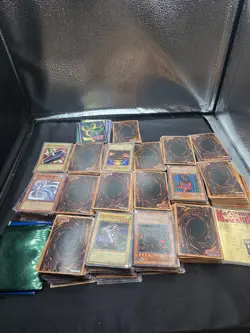 800+PLAYED/DAMAGED YUGIOH CARDS ULTIMATE LOT YU-GI-OH! INSTANT COLLECTION!!! - Image 1