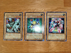 Yu-Gi-Oh Alpha Beta Gamma Magnetkrieger Set DOR Secret Rare Deutsch - Image 1