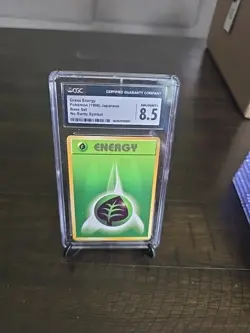 Pokemon grass Energy Base Set Non Holo 1996 Japanese No Rarity Symbol CGC 8.5 - Image 2
