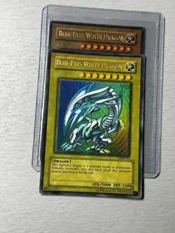 Yugioh 2002 Blue-Eyes White Dragon SDK-001 Heavy Faded HP - Image 1