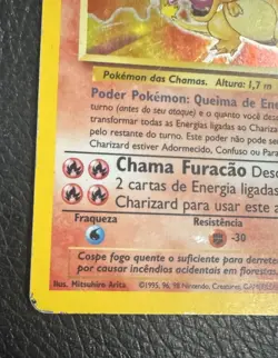 Pokemon TCG: Charizard (Unlimited Base Set ) Holo Rare 4/102 **Portuguese** - Image 4