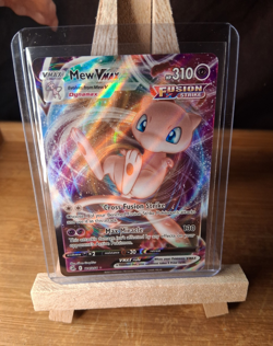 The Pokemon Company Pokemon TCG Mew VMAX 114/264 Fusion Strike UR Holo FA Eng - Image 1